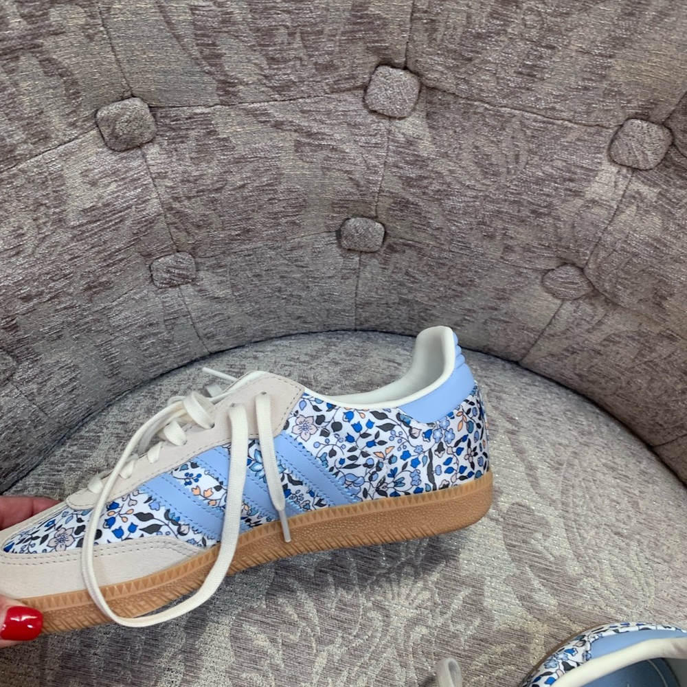 Samba X adidas liberty. Womens7; big kid 6 blue and White Floral Sneakers - Picture 6 of 11